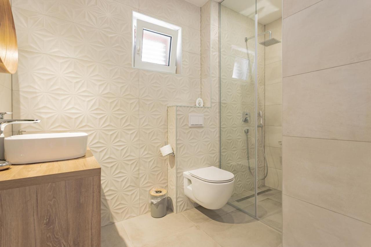 Apartmani Benzon Baska Voda Exterior photo