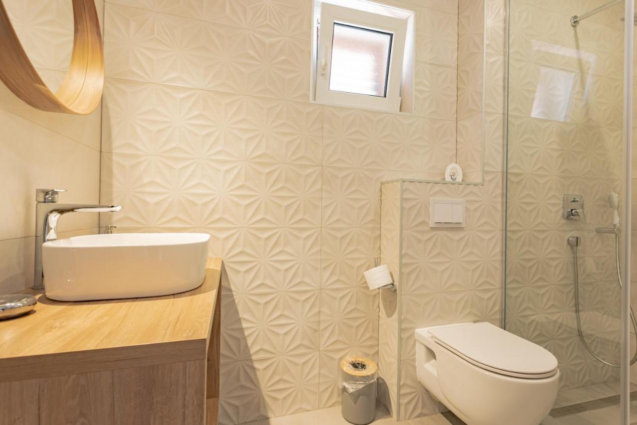 Apartmani Benzon Baska Voda Exterior photo