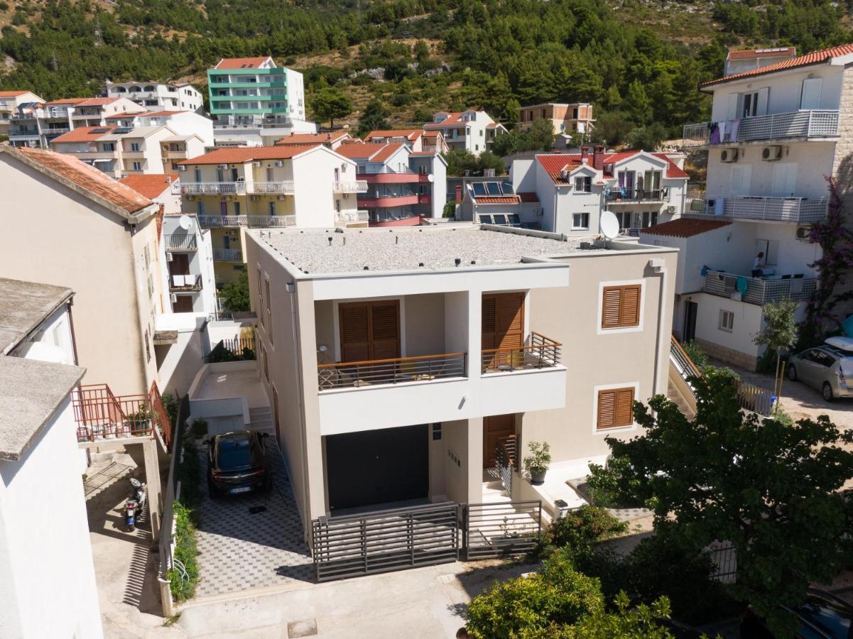 Apartmani Benzon Baska Voda Exterior photo
